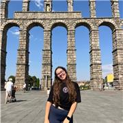 Monitora de ocio titulada y capacitada, con experiencia como profesora de hockey y patinaje artístico